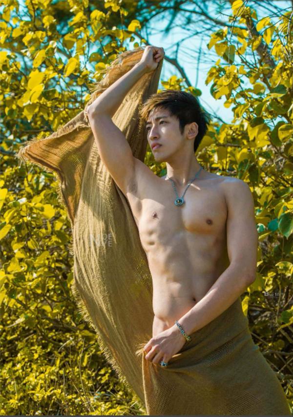 Whoseman-4-明星教練男丁格爾-芬達-全裸非全見寫真書